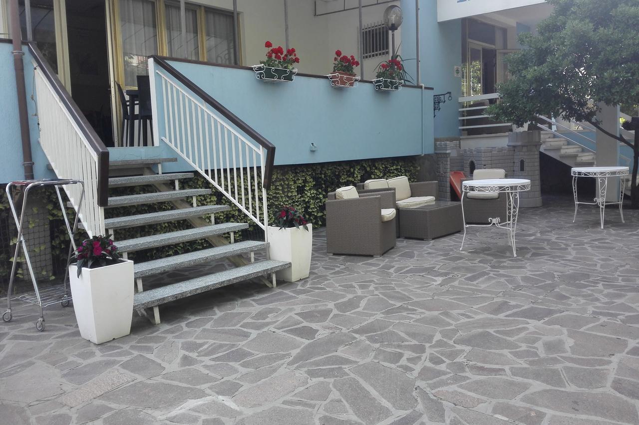 Hotel Carol Cesenatico Extérieur photo