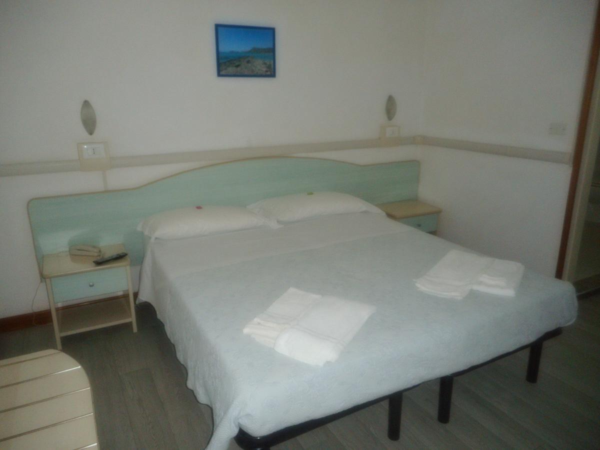 Hotel Carol Cesenatico Extérieur photo