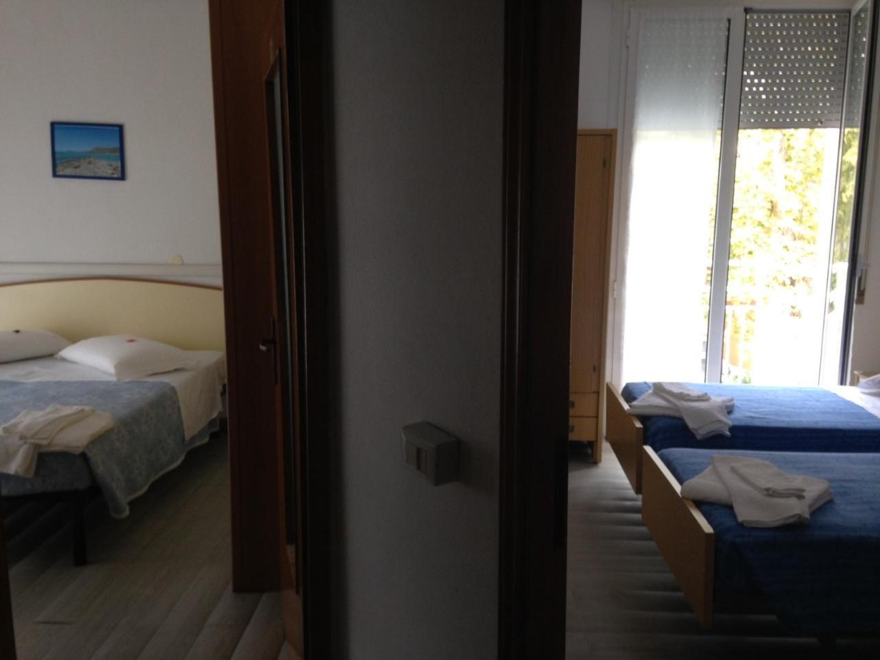 Hotel Carol Cesenatico Extérieur photo